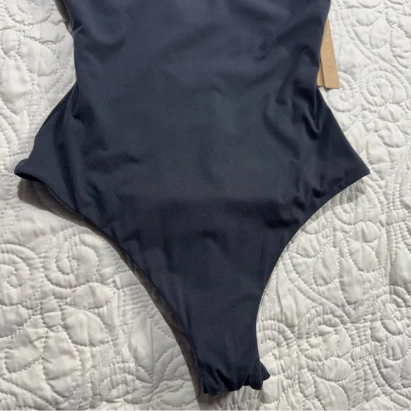 Skims Fits Everybody Square Neck Bodysuit - Picture 2 of 8